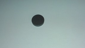 Magnet kulatý 20mm obyčejný, černý