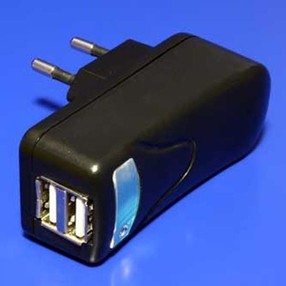 220V nabíječka, 2x USB